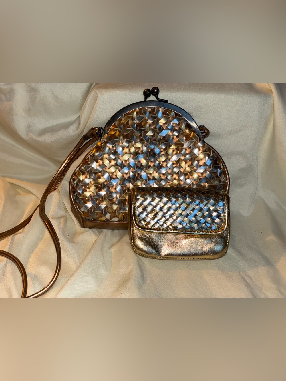 Vintage Gold metallic purse with geometric diamond pattern w/matching coin purse
